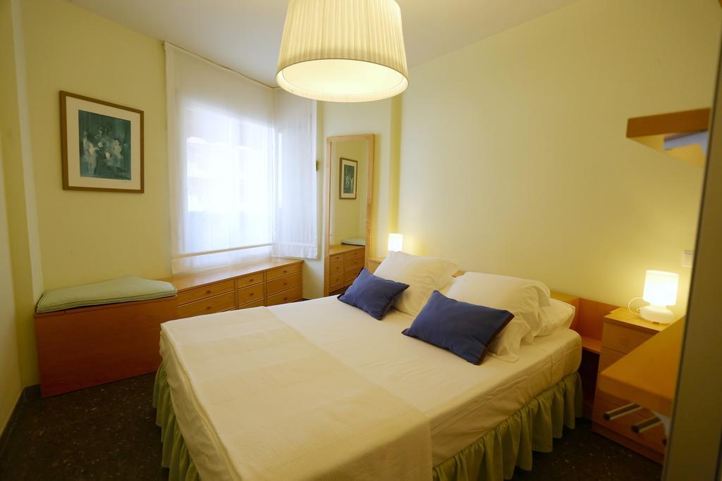 Apartamentos Alquihouse Vilafortuny Кембрилс Стая снимка