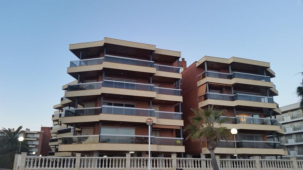 Apartamentos Alquihouse Vilafortuny Кембрилс Екстериор снимка